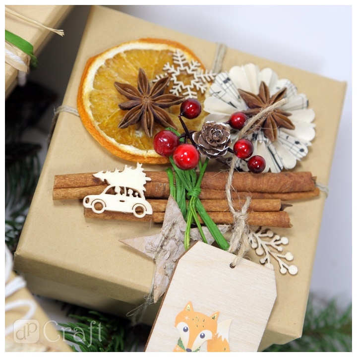 Set degli ornamenti in legno - 45 pezzi